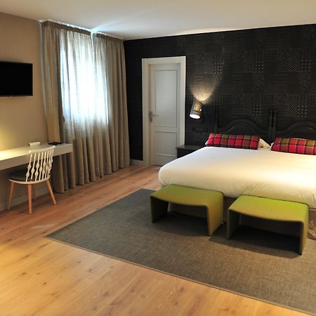 Hostal Lola Isaba Kültér fotó