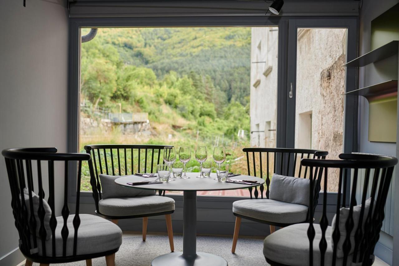 Hostal Lola Isaba Kültér fotó