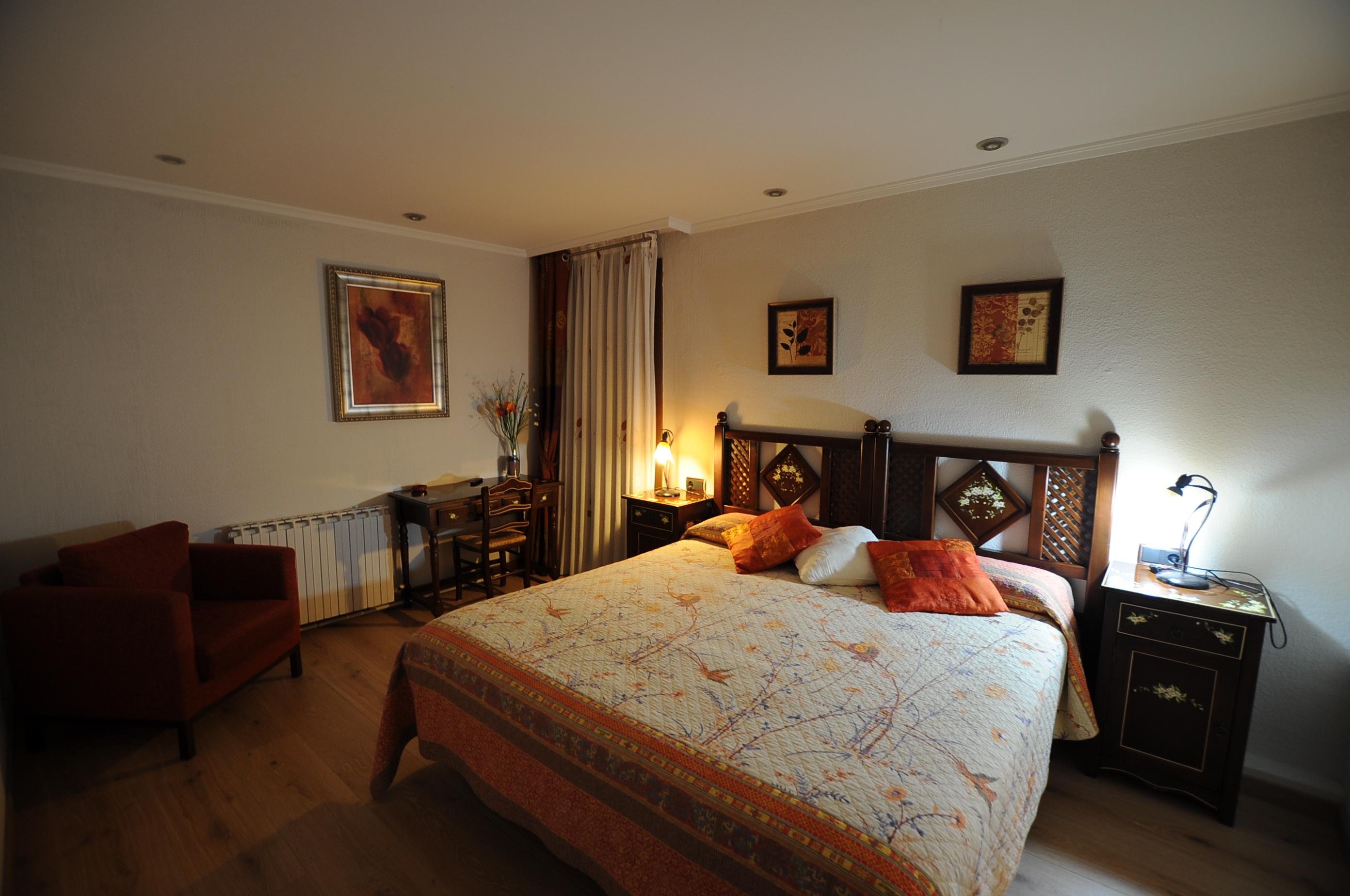 Hostal Lola Isaba Kültér fotó