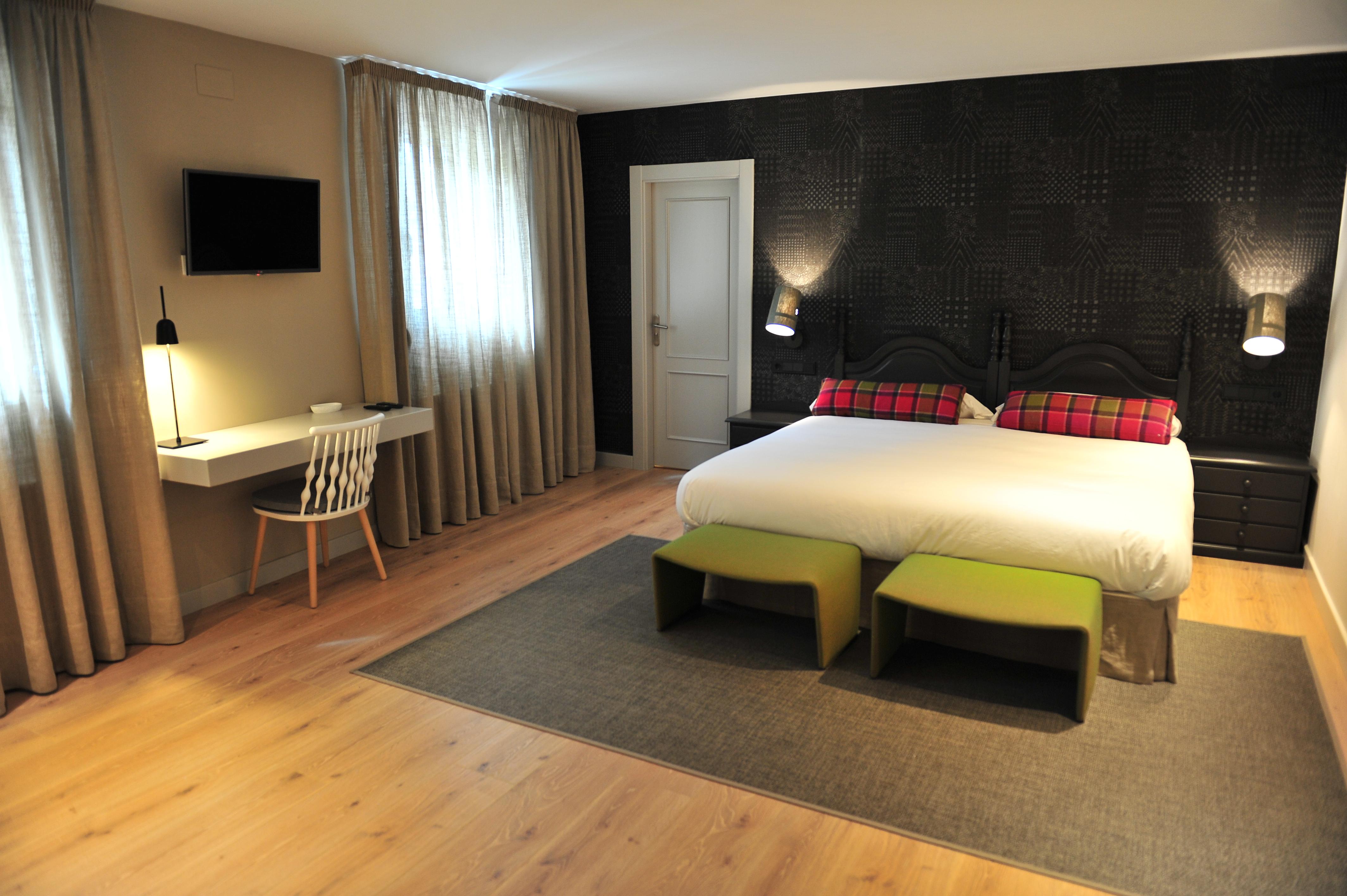 Hostal Lola Isaba Kültér fotó