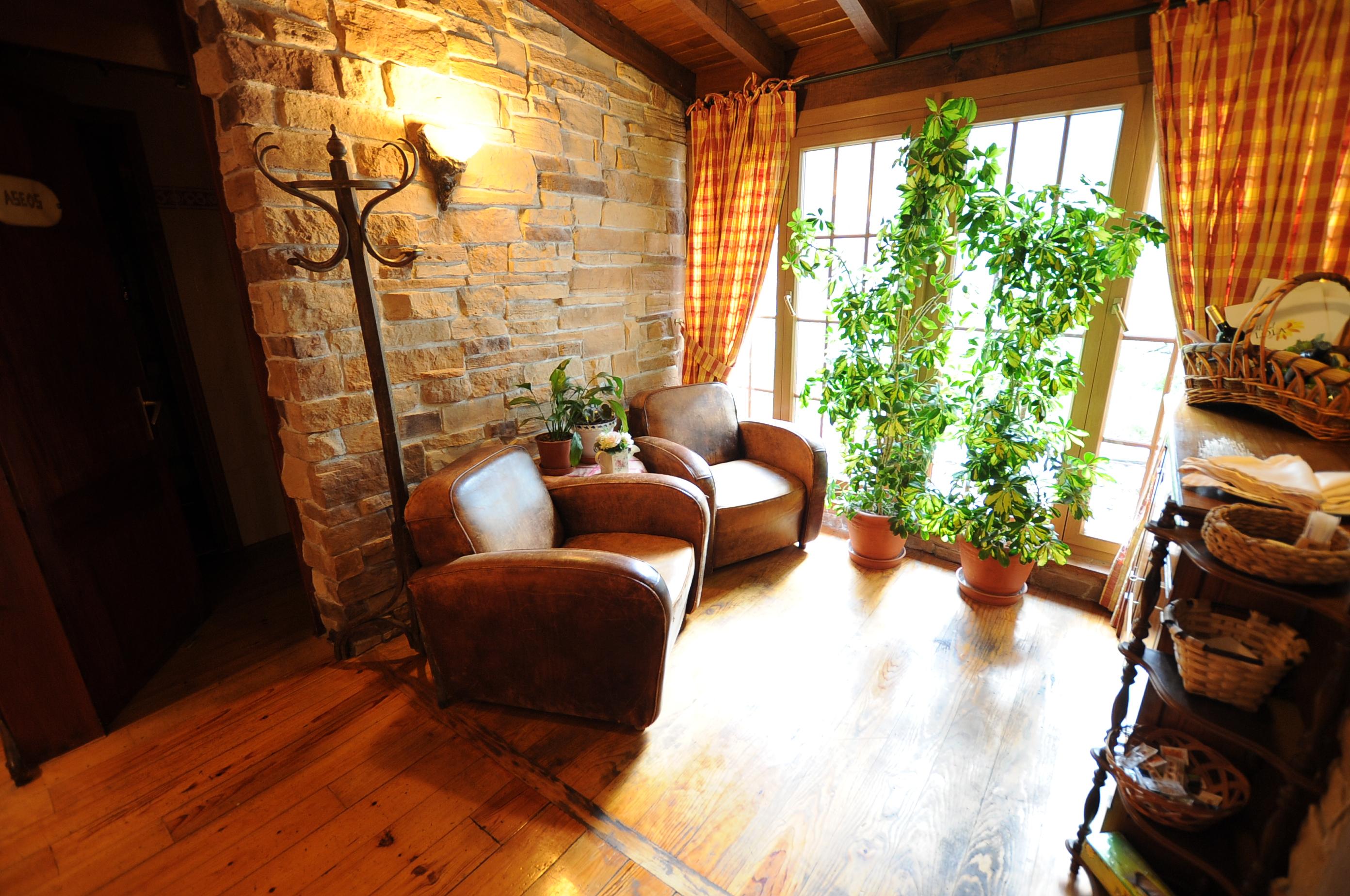 Hostal Lola Isaba Kültér fotó